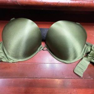 Victoria's Secret Bombshell 36C - 2 size pushup br
